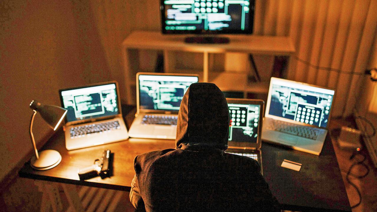 Britain’s MI6 set to attract spies from around the world